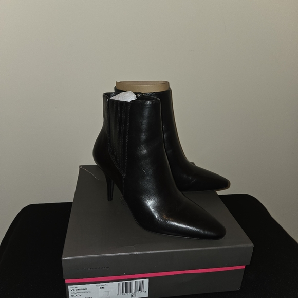 Vince Camuto Womens Ambind Black Leather Almond Toe Ankle Boots Shoes NWT - Picture 6 of 6